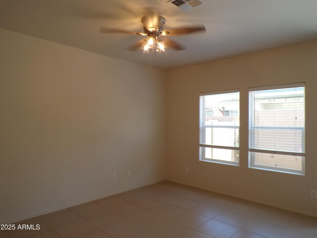 Building Photo - 621 Haynes Dr