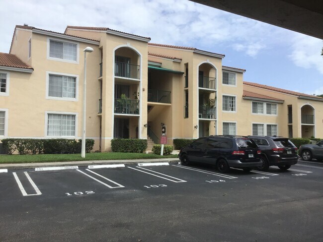 Building Photo - 1743 Village Blvd