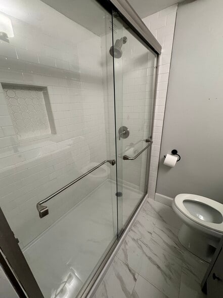 primary bathroom shower - 8043 Roy St