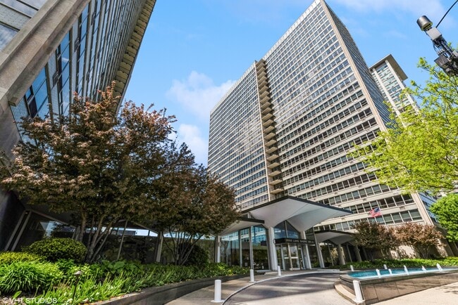 Building Photo - 3550 N Lake Shore Dr