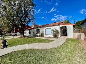 Building Photo - 2 Bedroom 1 Bathroom Home in Spring Valley