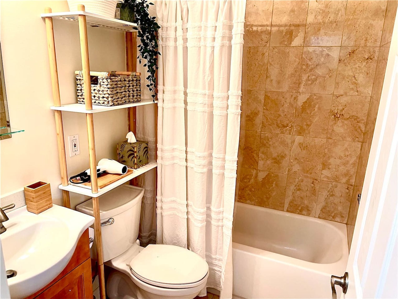 Building Photo - 3 Woodland Dr