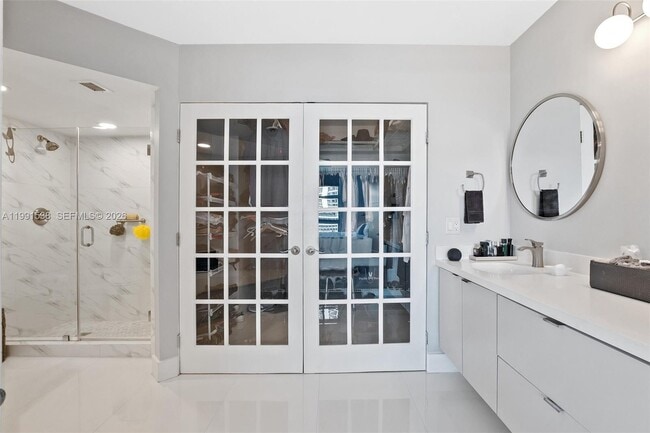 Building Photo - 3600 Mystic Pointe Dr