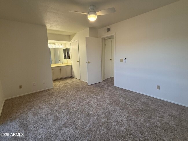 Building Photo - 611 W 13th St