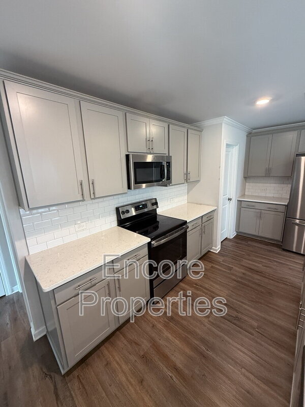 Building Photo - 208 Abercorn Way