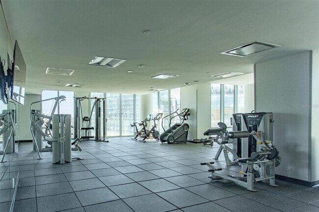 Building Photo - 400 Central Ave