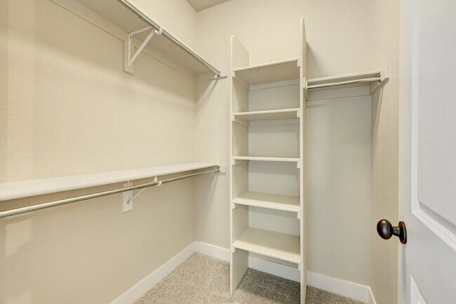 Building Photo - $2,350.00 - 2 Beds, 2.5 Baths, Townhouse i...