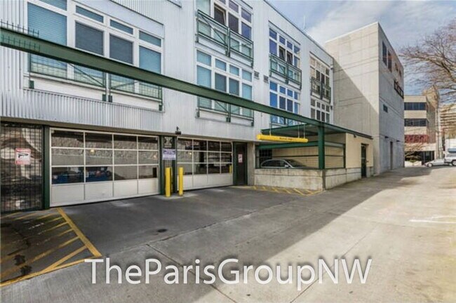 Building Photo - Gorgeous Lower Queen Anne 1BR is Perfect! * Above Safeway