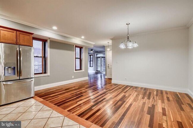 Building Photo - 2202 Park Ave