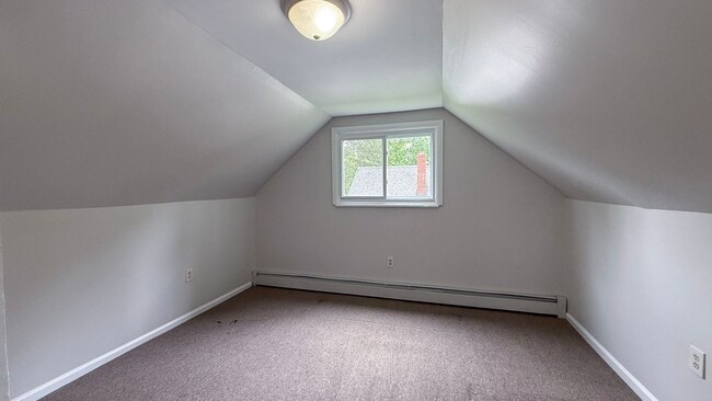 Building Photo - Gorgeous single-family home near Hartford ...