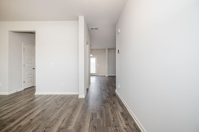 Building Photo - 1016 Sherwood Ln