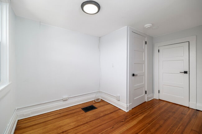 Building Photo - 58 Post Rd