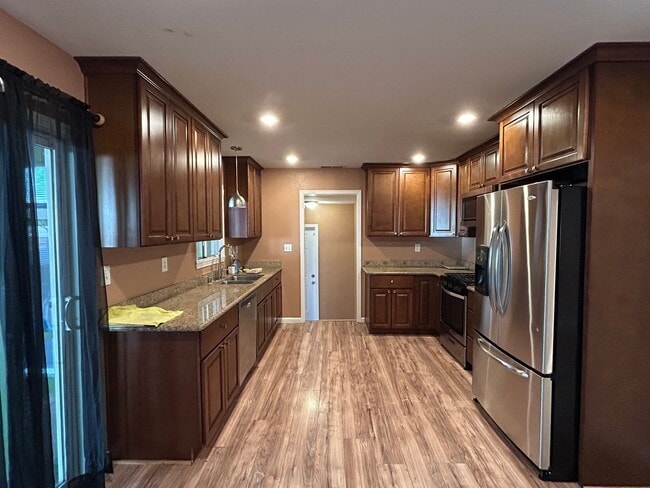 Building Photo - 1972 Fogg Ave