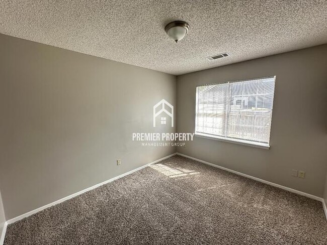 Building Photo - 6016 Rosewind Cir W