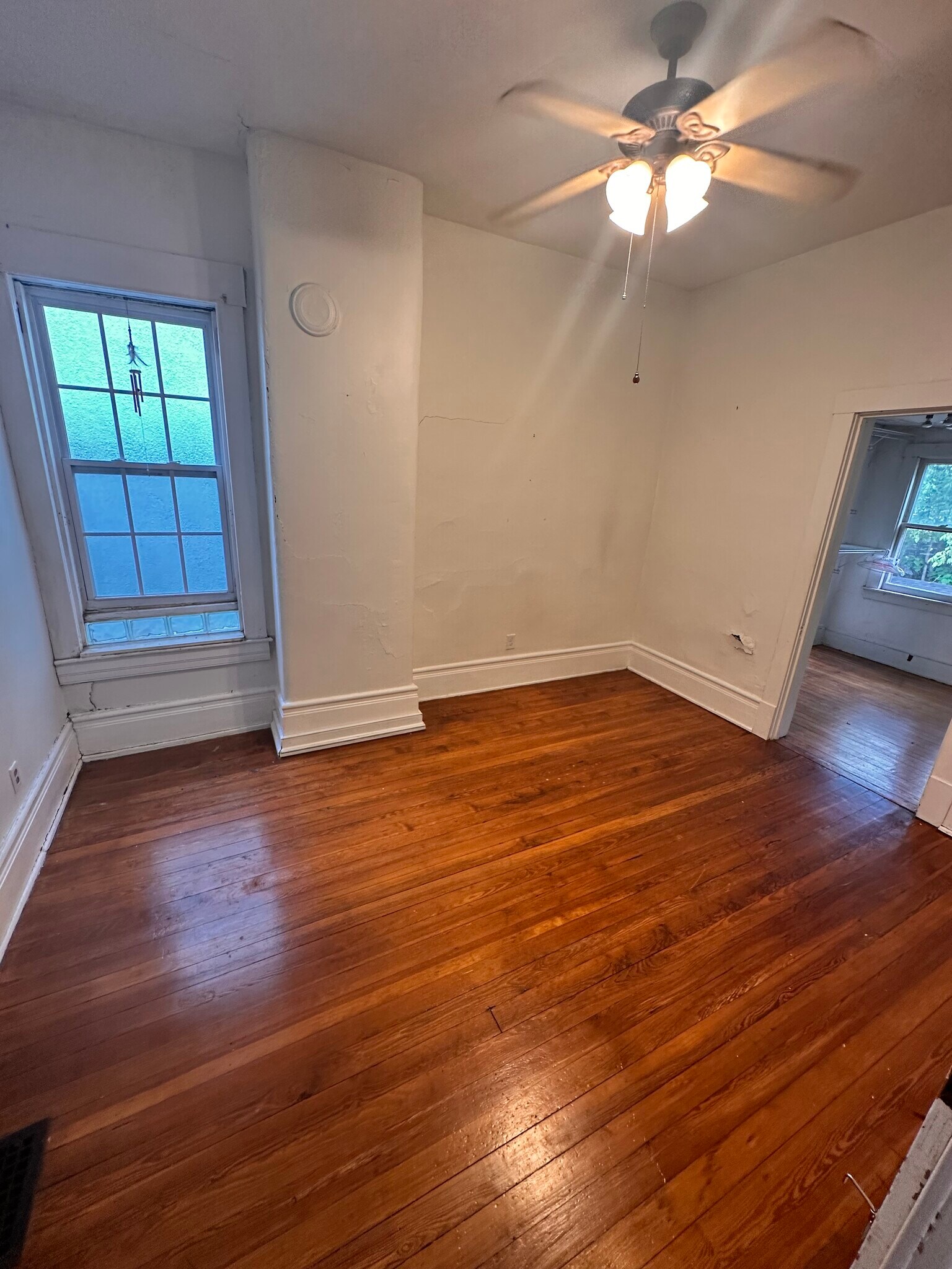 Building Photo - 815 Rubel Ave