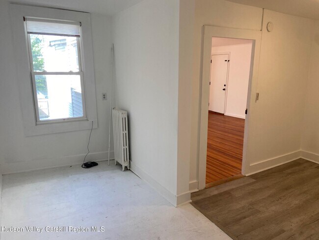 Building Photo - 227 Warren St