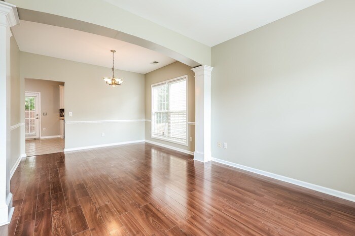 Building Photo - 815 Terrace Creek Dr