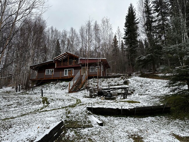 Building Photo - 2 Bed/1Bath house off Chena Ridge