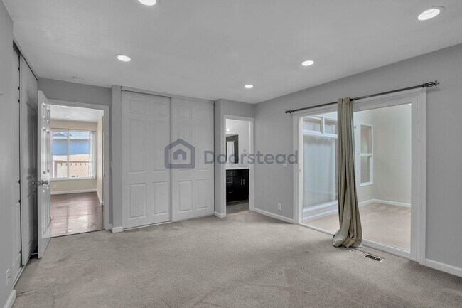 Building Photo - 1492 Via Cancion