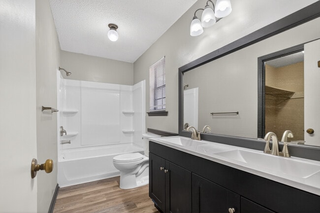 Building Photo - 314 Nottingham Way