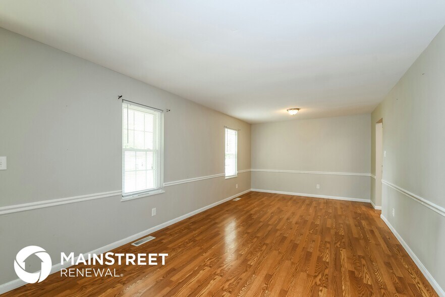 Building Photo - 2416 Angela Dr