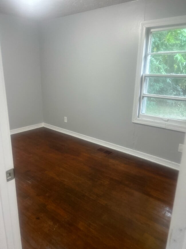 Building Photo - 408 S Foster Dr
