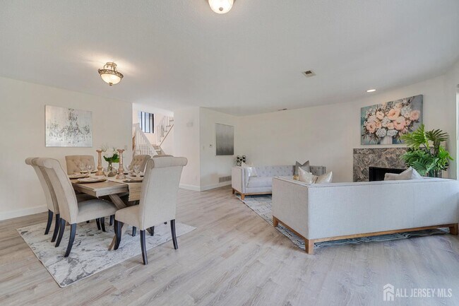 Building Photo - 31 Gate House Ln