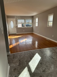 Building Photo - 40 Whitewood Rd