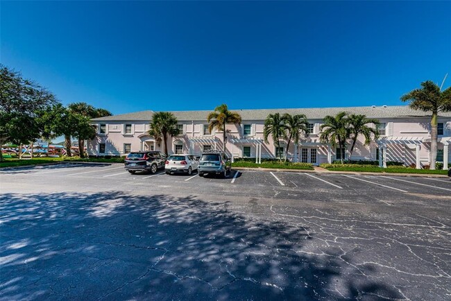 Building Photo - 5175 Coquina Key Dr SE