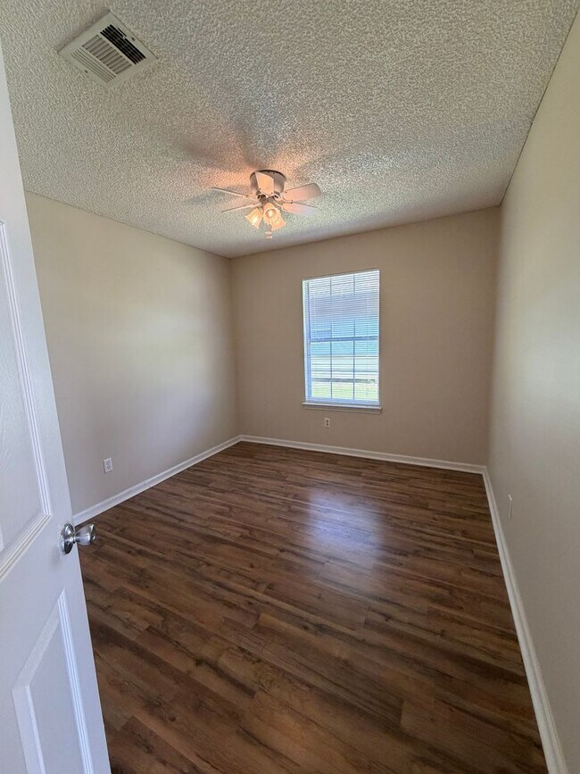 Building Photo - 101 Talbot Ct