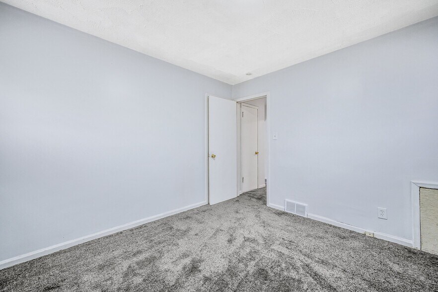 Building Photo - 11700 Engleside St