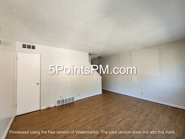 Building Photo - 200 Dalepark Dr