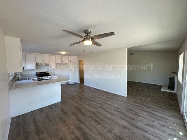 Building Photo - 823 Aspen St