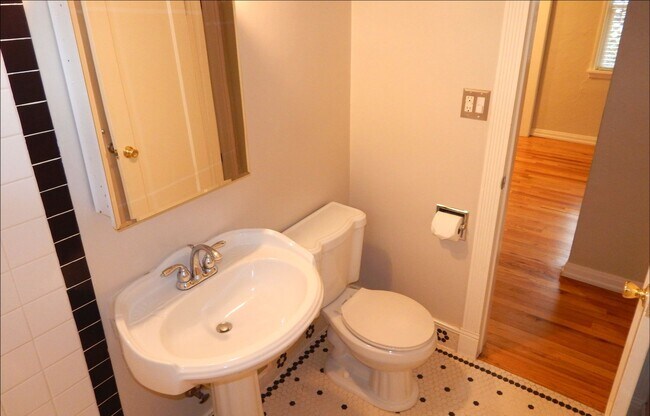 Building Photo - $0 DEPOSIT OPTION! BERKELEY/HIGHLANDS, BEAUTIFUL HOME, EXCEPTIONAL UPDATES AND CONDITION, BEAUTIF...