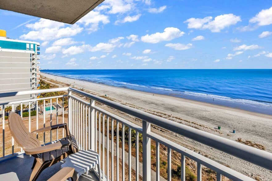 Building Photo - 3548 Alexandria Ave