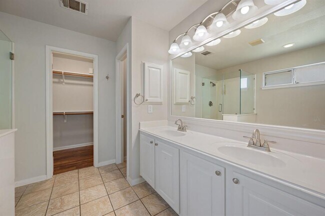 Building Photo - 20305 Kearney Hill Rd