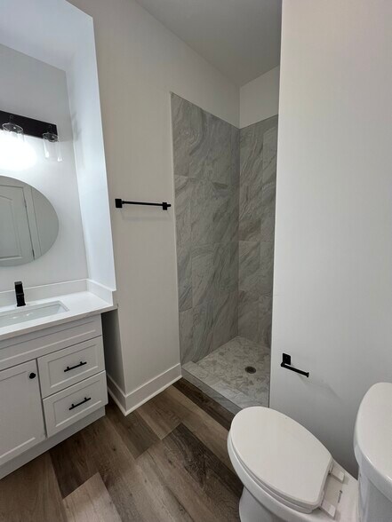 Building Photo - 3626 W Grenshaw St