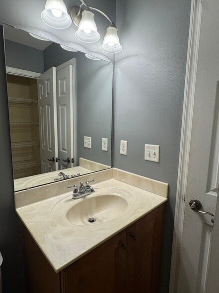 Building Photo - 2391 White Sands Dr