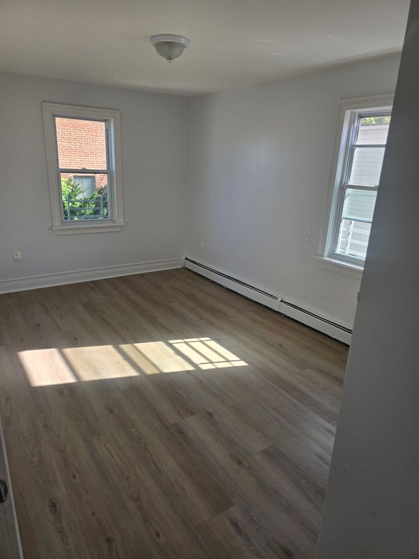 Building Photo - 1754 Hammersley Ave