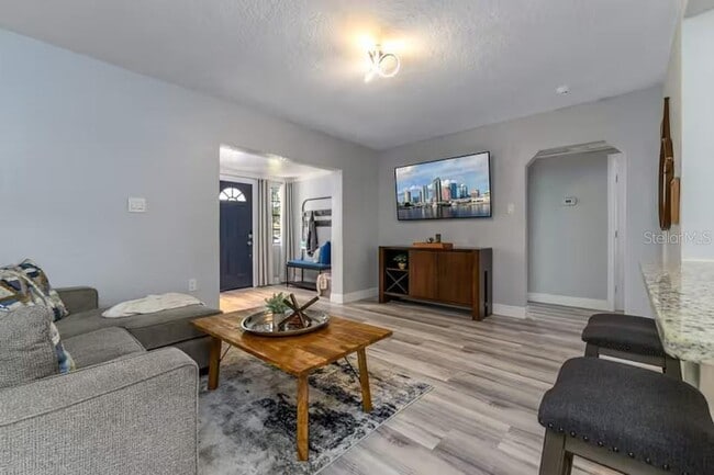 Building Photo - 5212 Puritan Ave