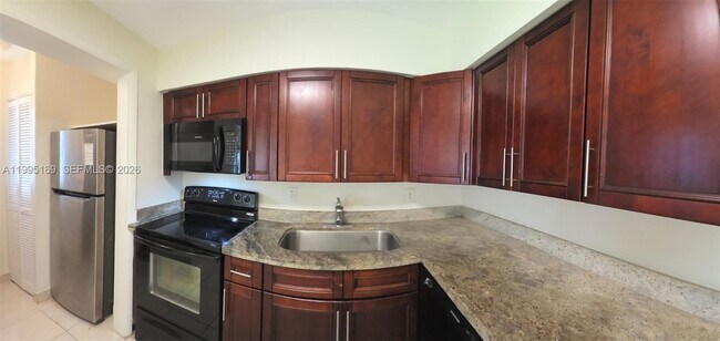 Building Photo - 2504 NW 9th Ln