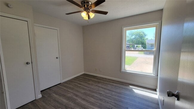 Building Photo - 59 Cedar Ridge Dr