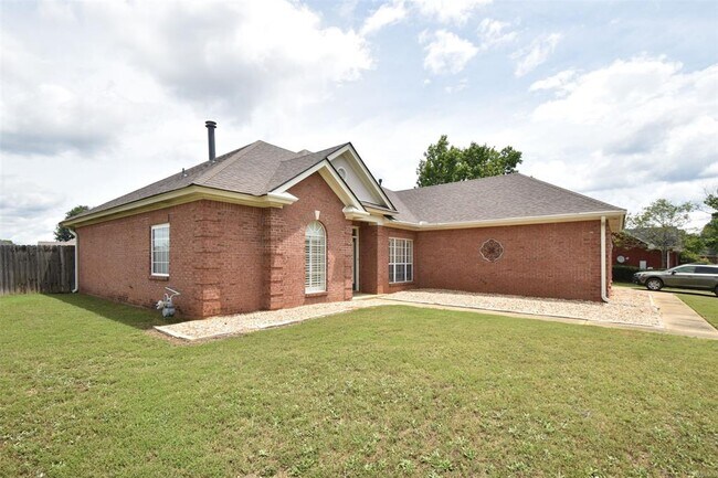 Building Photo - 1691 Rambling Brook Ln