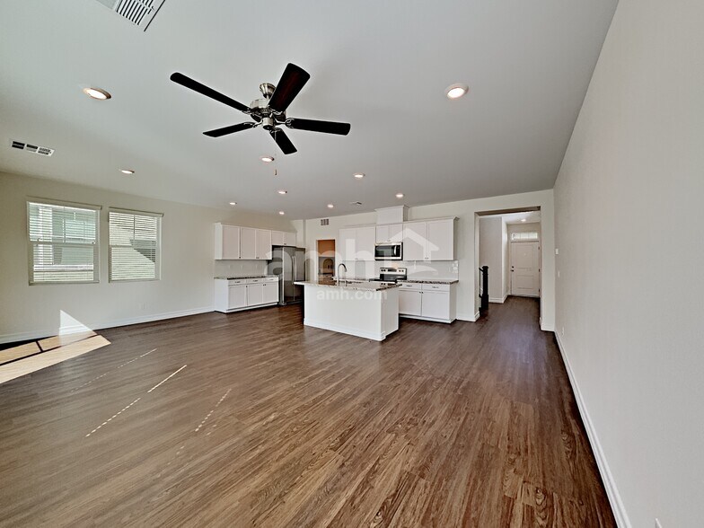 Building Photo - 6113 Wild Lilac Ct