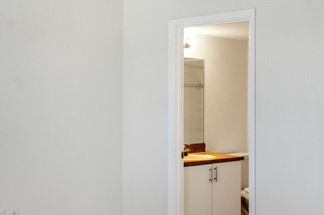 Building Photo - 5065 Wiles Rd