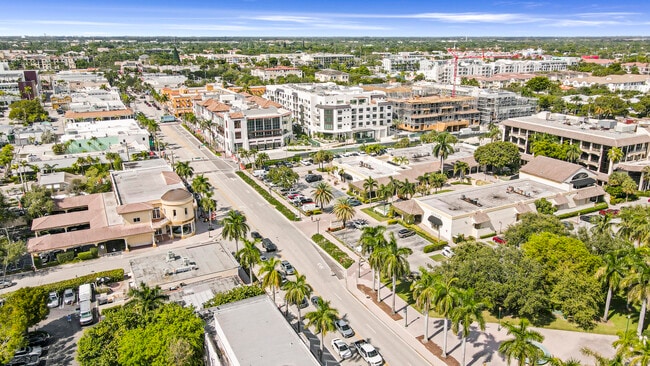 Building Photo - 100 Venetian Dr