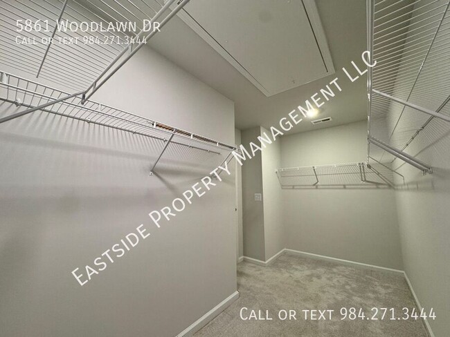 Building Photo - 5861 Woodlawn Dr