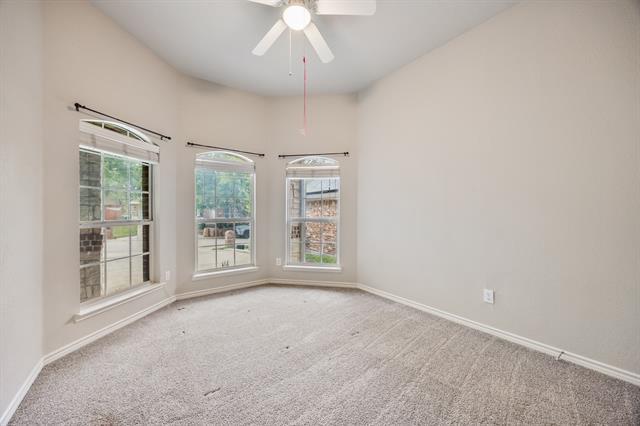 Building Photo - 8100 Twin Oaks Dr