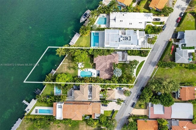 Primary Photo - 9250 Bay Dr