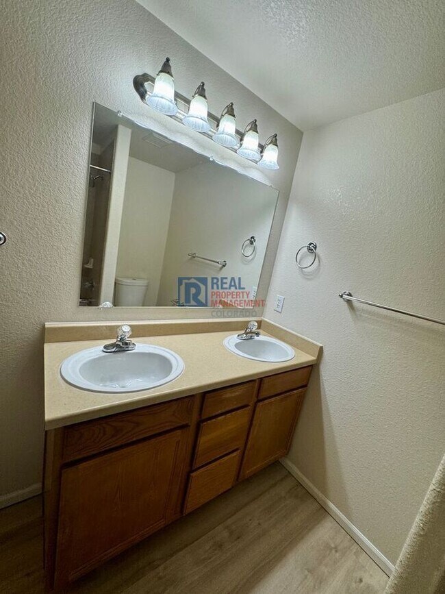 Building Photo - 838 S Kalispell Cir